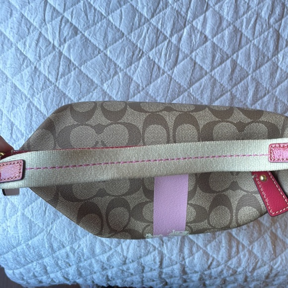 Coach Mini Signature Handbag - Picture 4 of 6